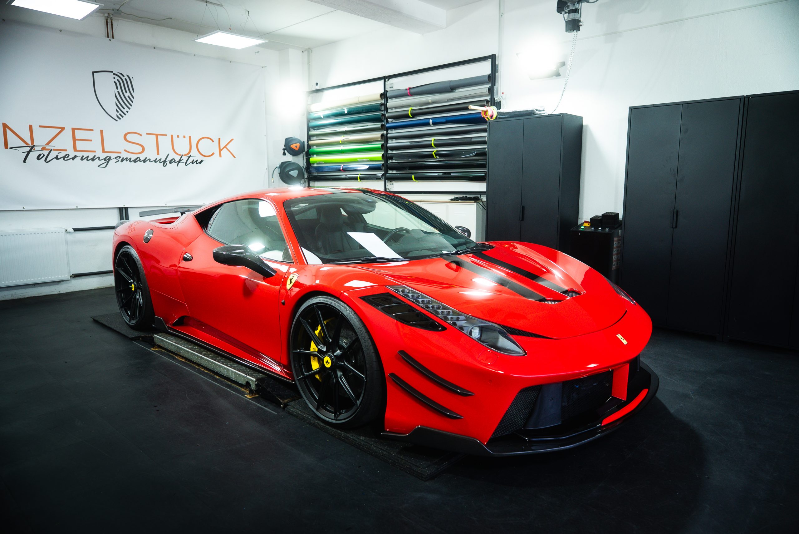 Fertig versiegelter Sportwagen Ferrari 458 Speciale mit maximalem Schutz und Glanz