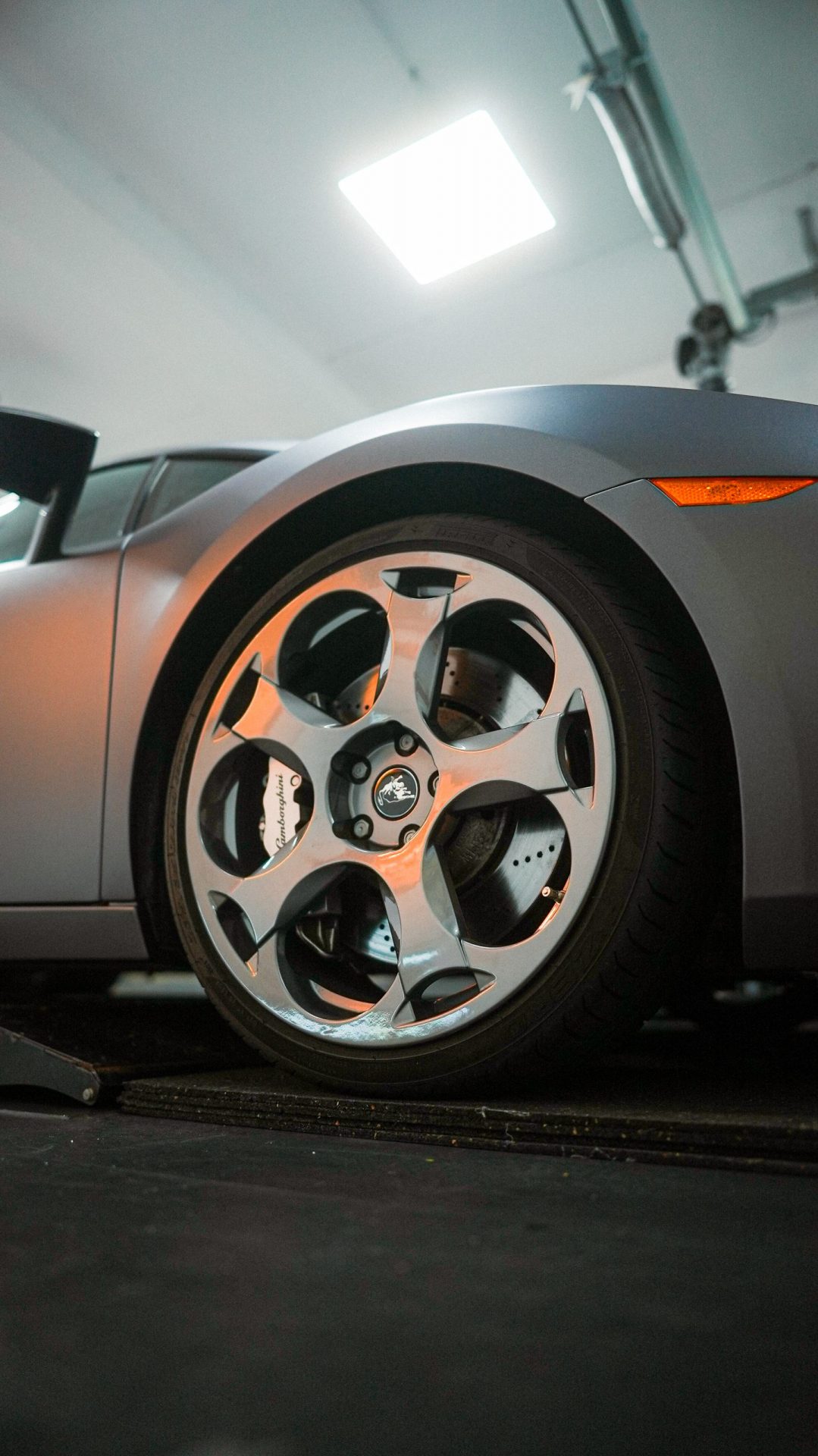 Detailaufnahme der Motorabdeckung in 3M 2080 Matt Dark Grey