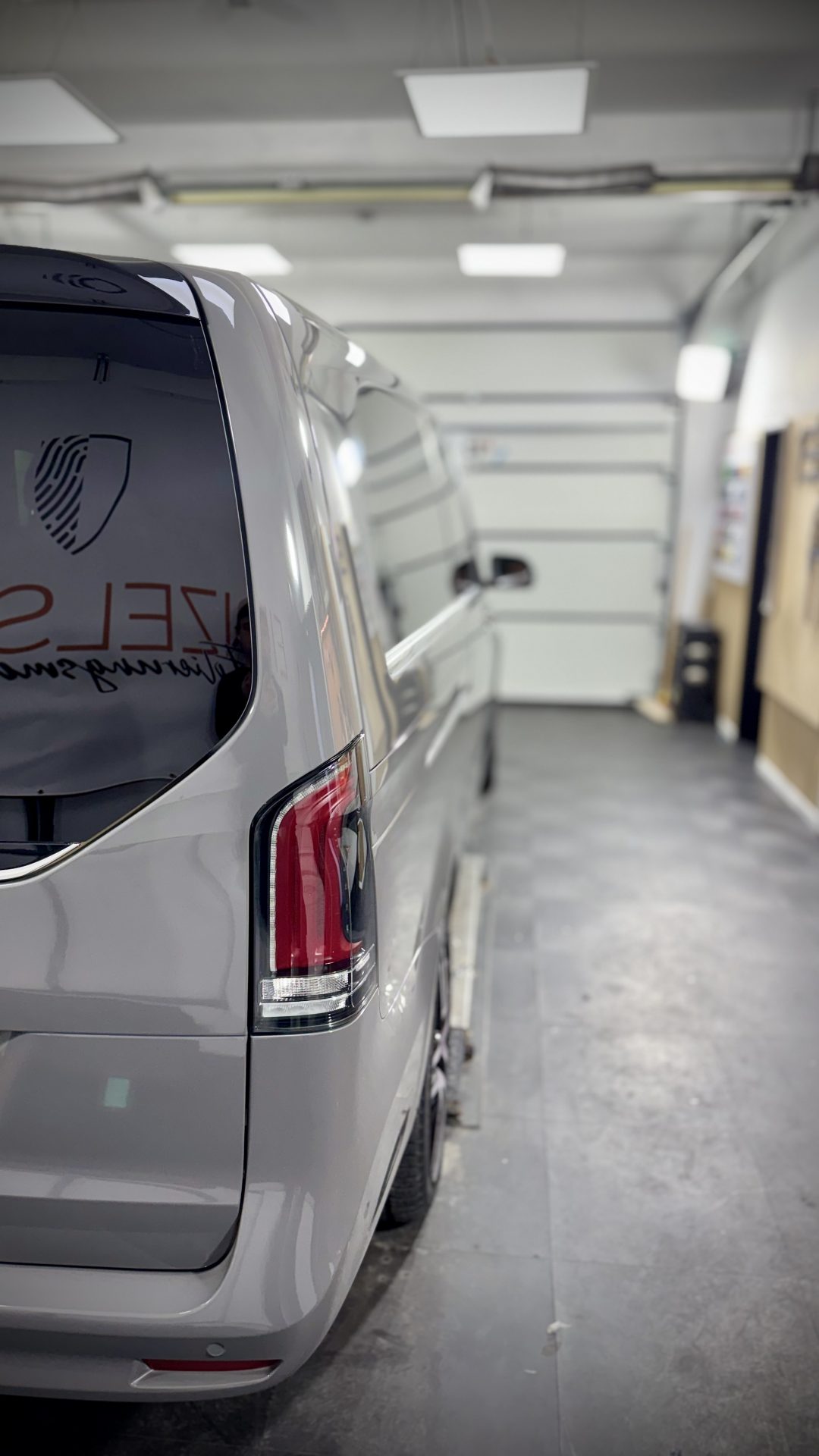 Mercedes V-Klasse Heckansicht Dark Grey